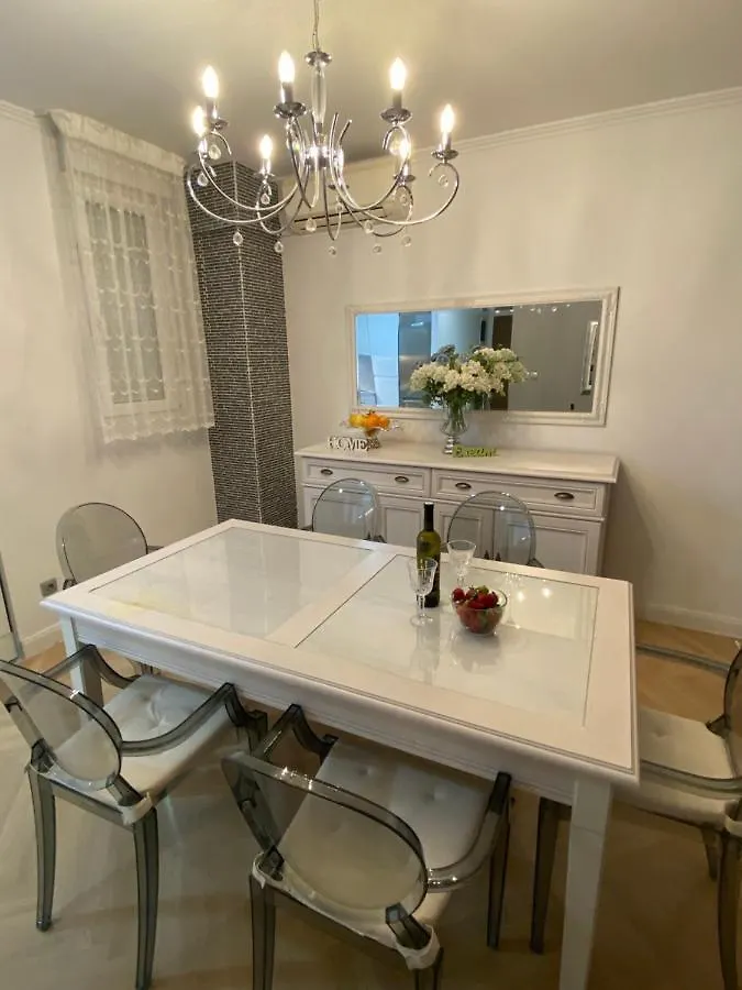 Apartment Sandra, With 2 Bathroom, Wi-Fi, Private Parking Split