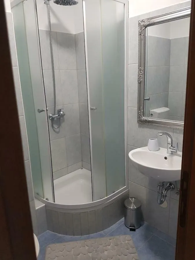 Apartment Sandra, With 2 Bathroom, Wi-Fi, Private Parking Split