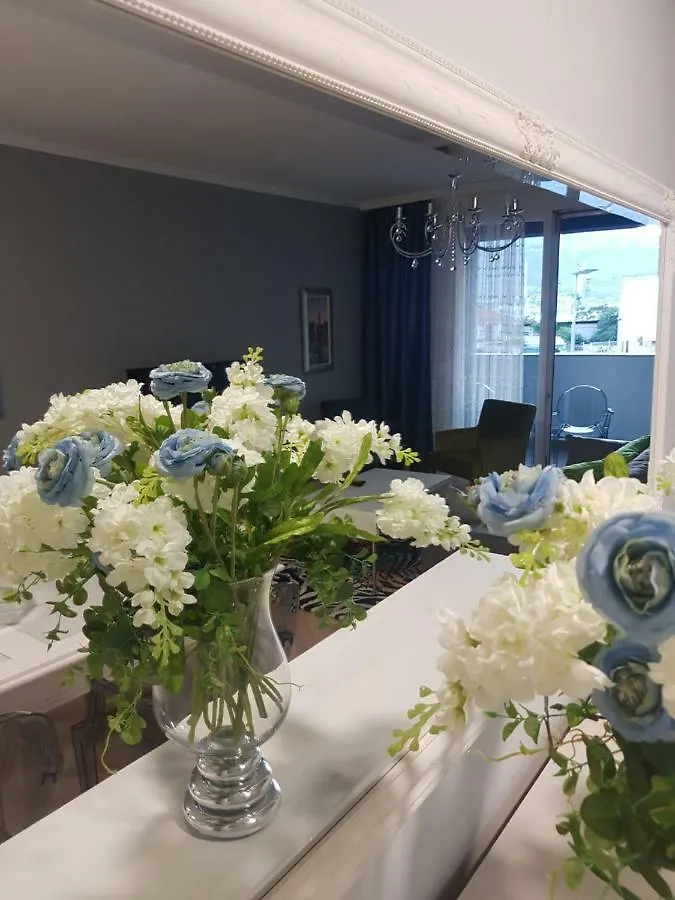 Apartment Sandra, With 2 Bathroom, Wi-Fi, Private Parking Split Croatia